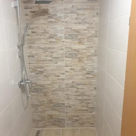 Flora בית הארחה Gazon